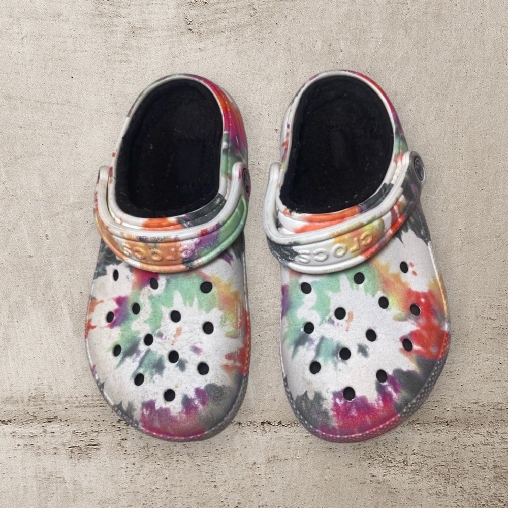 Crocs Classic Tie Dye Lined Clogs | Fuzzy Slippers